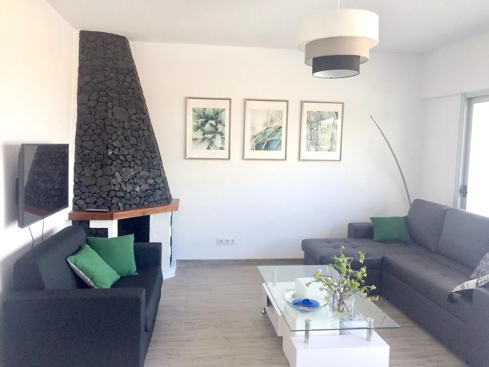 Apartment With 2 Bedrooms in Puerto de la Cruz, With Wonderful sea View, Enclosed Garden and Wifi