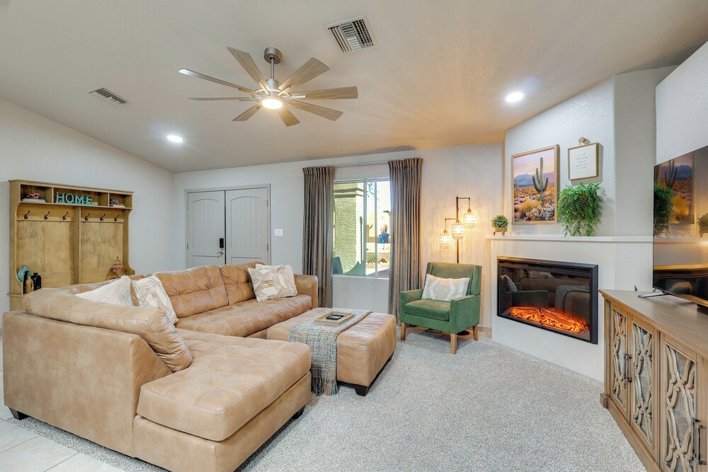 Foothills Family Home Near Lake & Colorado River!
