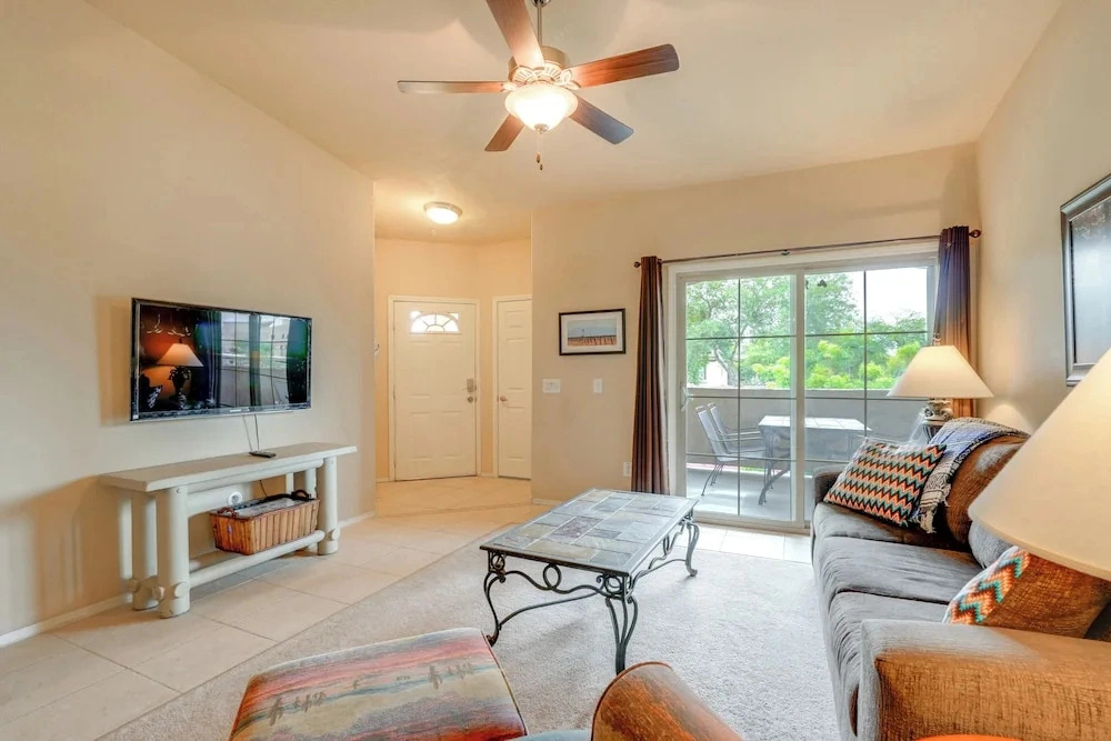 2 Resort-style Pools! Condo Near Mesa Market Place