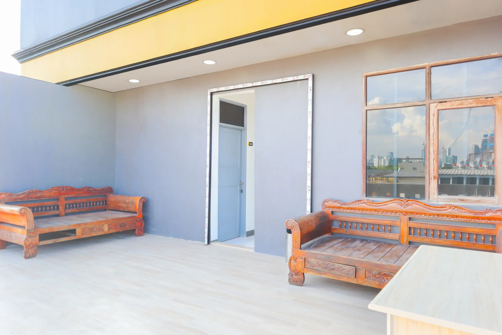 OYO 2308 Seven Season Residence