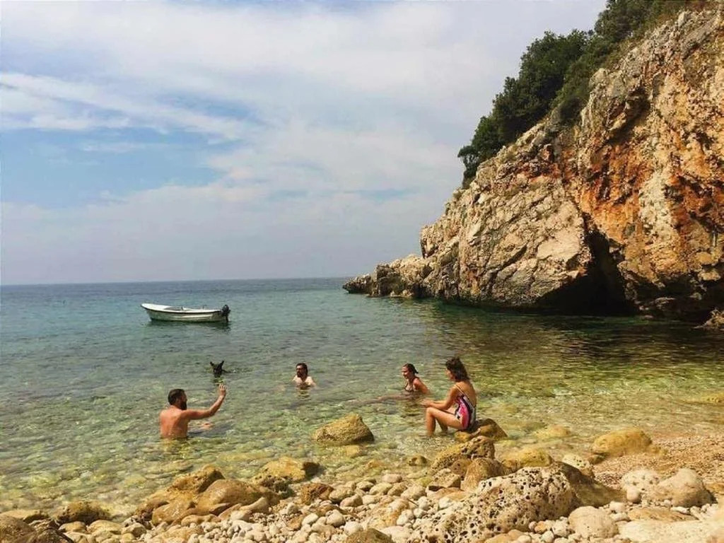 Pirate Backpackers