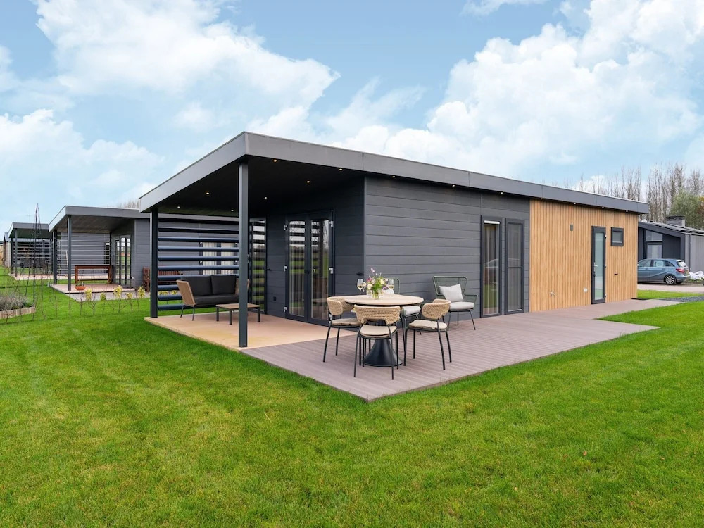 Holiday Home in 't Groene Hart on the Water