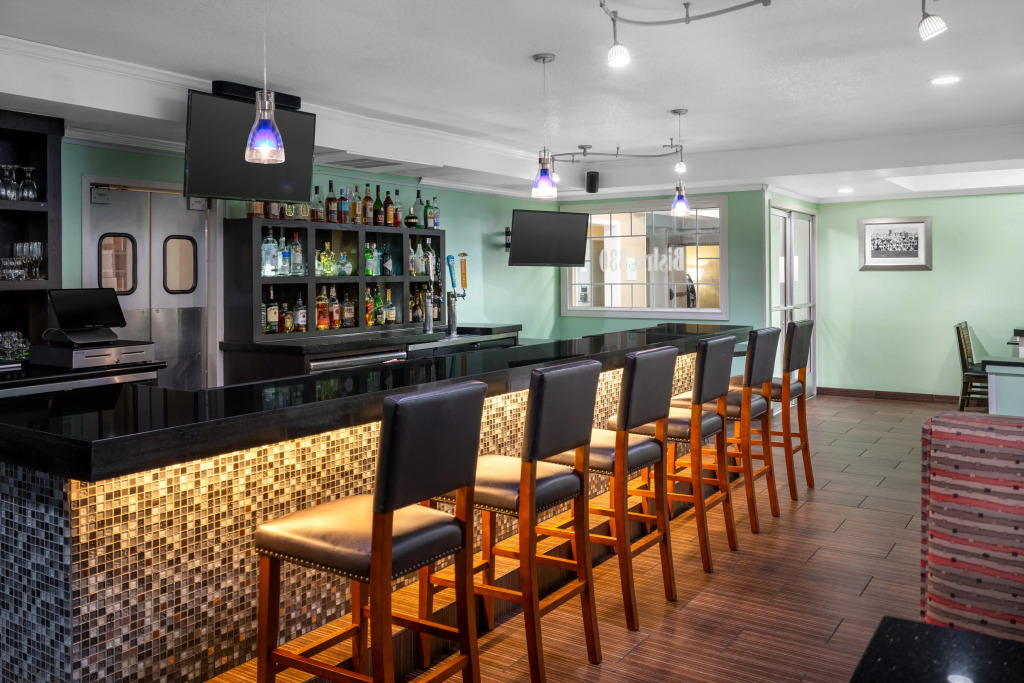 Holiday Inn & Suites San Mateo - SFO by IHG