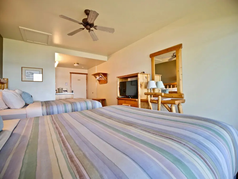 Whaleback Inn
