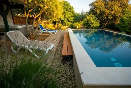 Holiday House Stipe