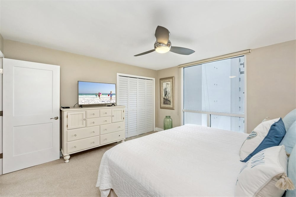 Shoreline Towers 2071 3 Bedroom Condo