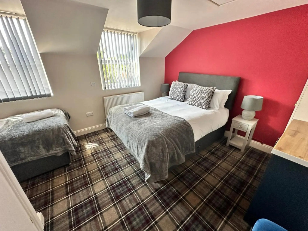 The Prince Albert Pub & Hotel with onsite FREE PARKING 2 minutes from Legoland