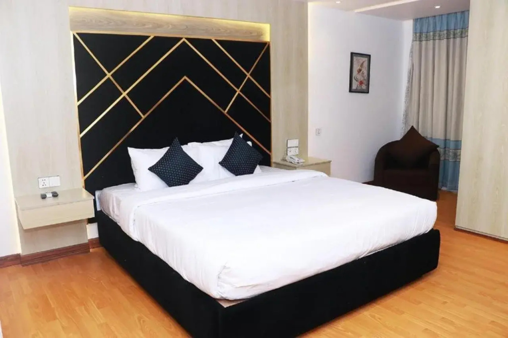 Royal Raj Hotel & Condominium
