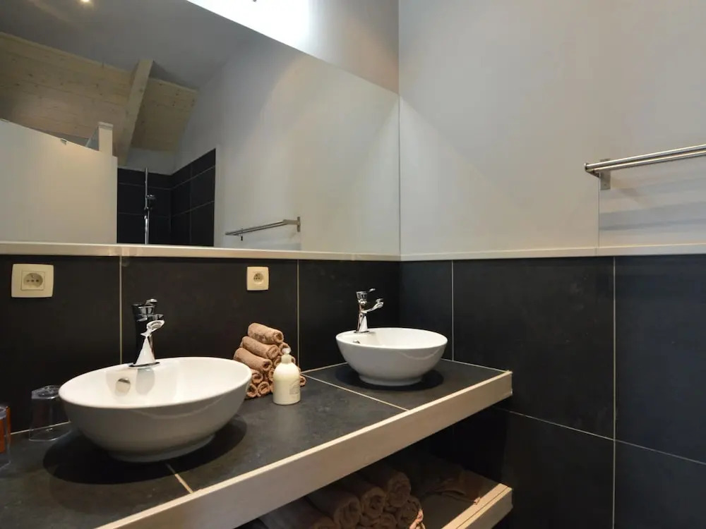 Luxurious Villa in Nadrin Belgium with Sauna & Hot Tub