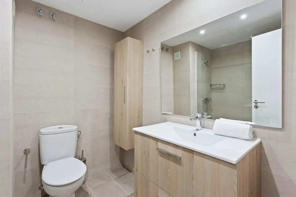 Designer 4 Bed Apt W Balcony Near Plaça Catalunya