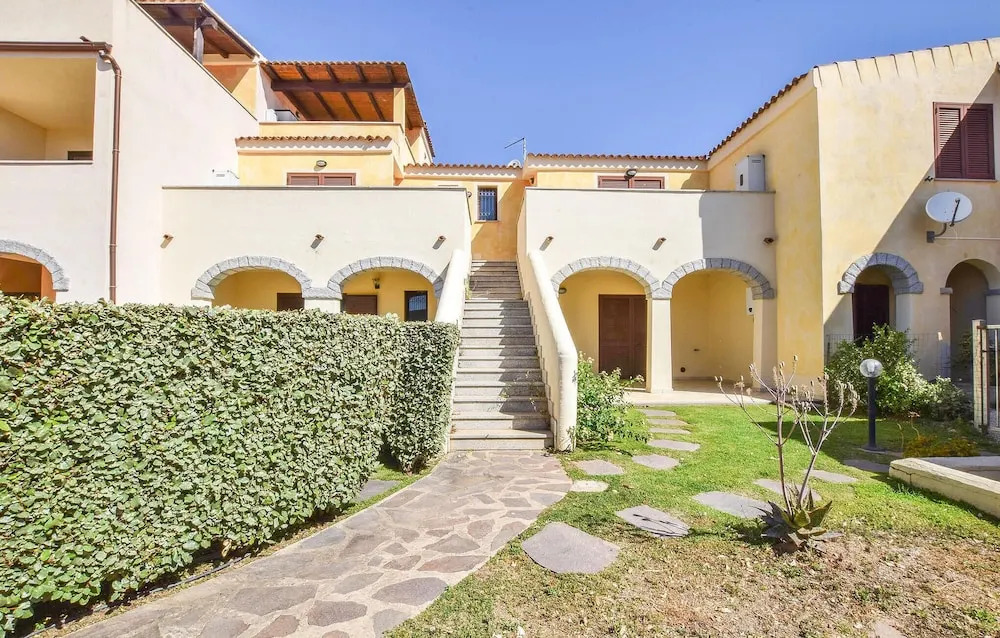 Pet Friendly Apartment In Porto San Paolo