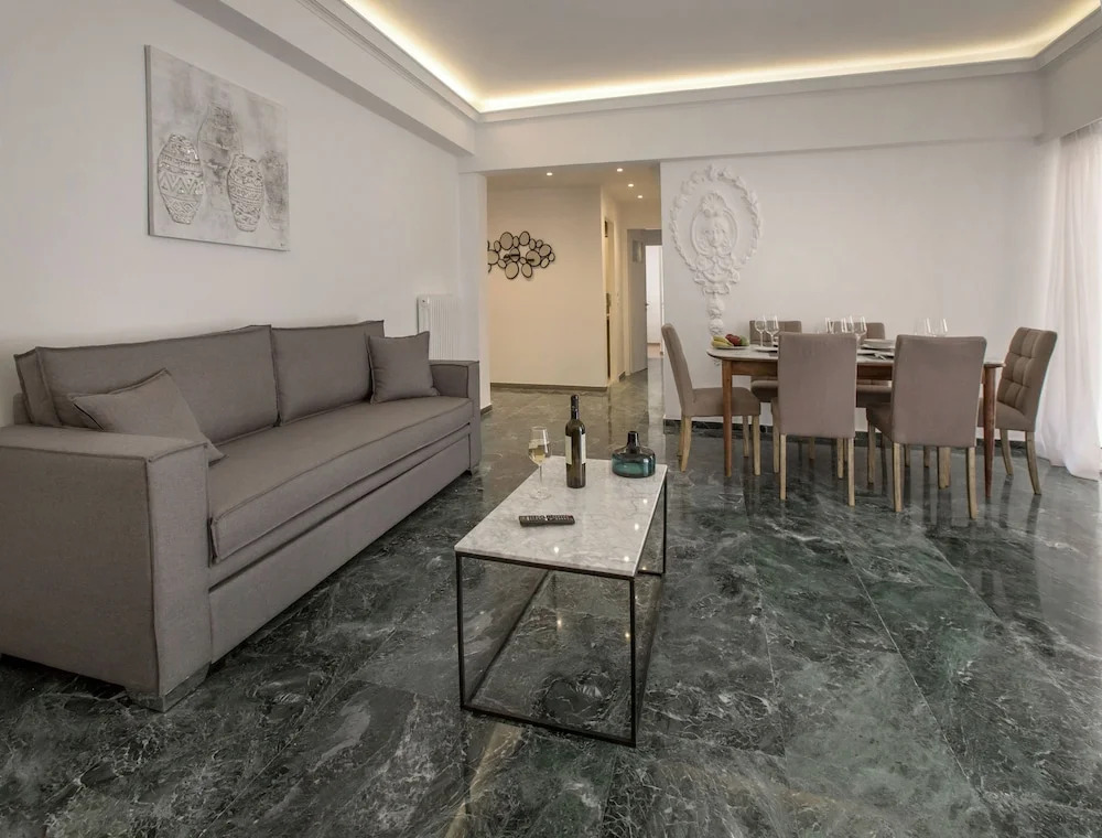 Roomy & Comfortable Apt Near Acropolis by GHH