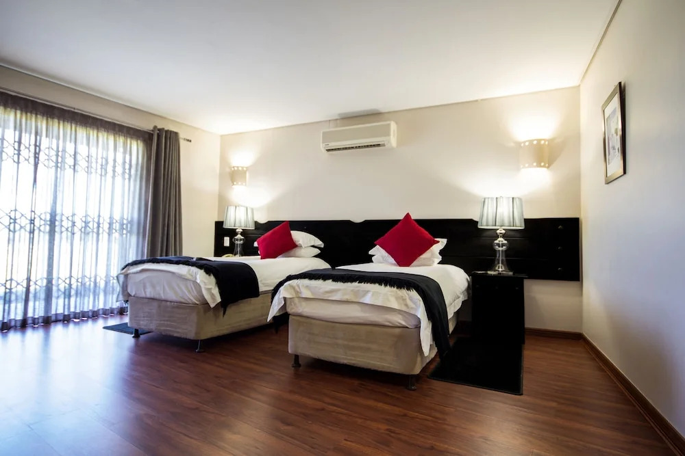 Desert Palace Hotel