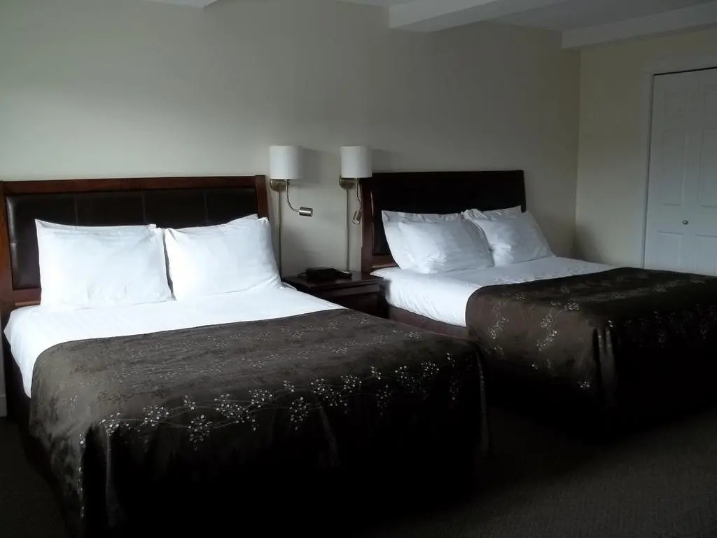 Bayshore Waterfront Inn