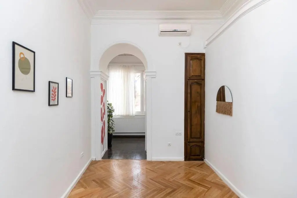 Light and Luxurious 2BR Apartment - by Wehost