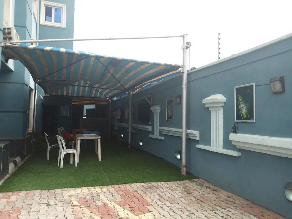 D'Luxx Villa & Suites