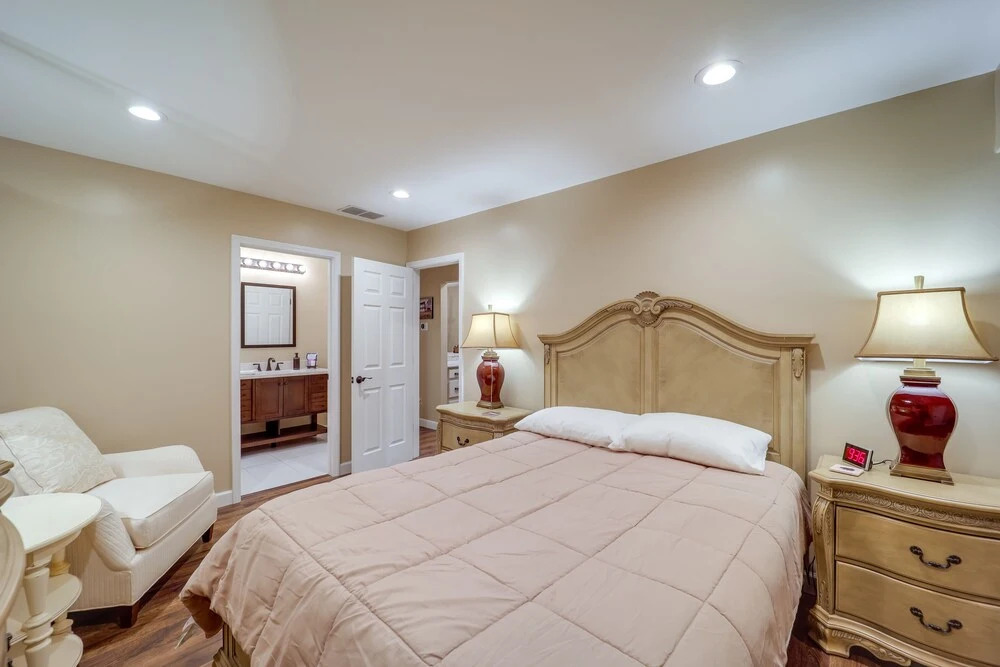 Mtn-view Condo w/ Lookout Deck in Banner Elk!