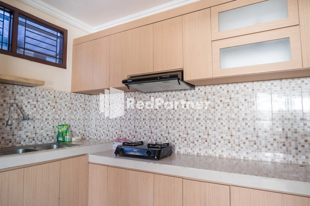 Guest House B Fren Syariah Near JIH Yogyakarta RedPartner