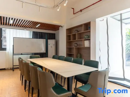 Xana Lite Hotel (Guangzhou Bai'etan Art Center Huadiwan Subway Station Branch)