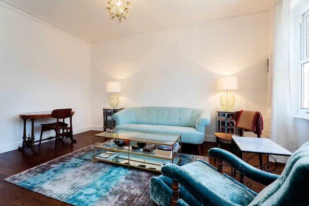 Veeve - Kensington Modern