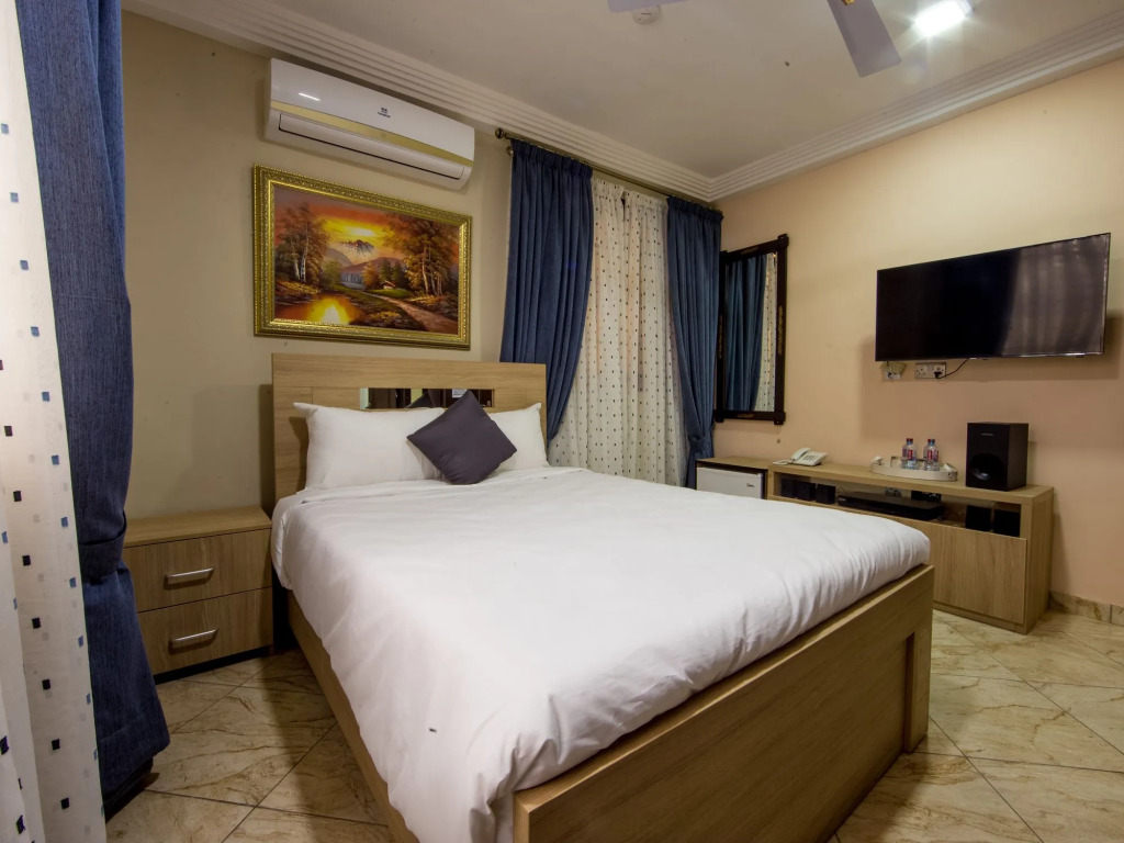 Bays Lodge, Accra