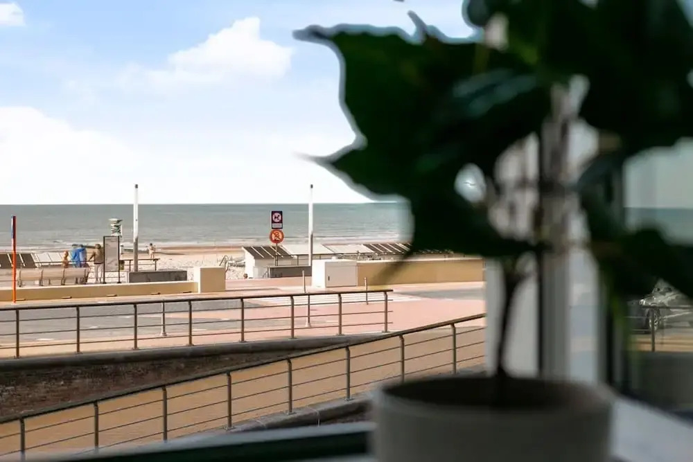 Stylishly Refurbished Apartment With sea View