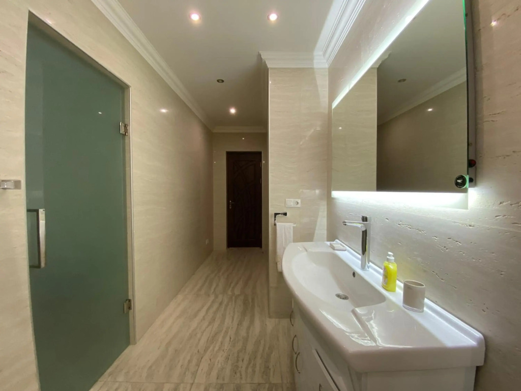 Teryan street 3 bedrooms Luxury and Unique apartment TT777