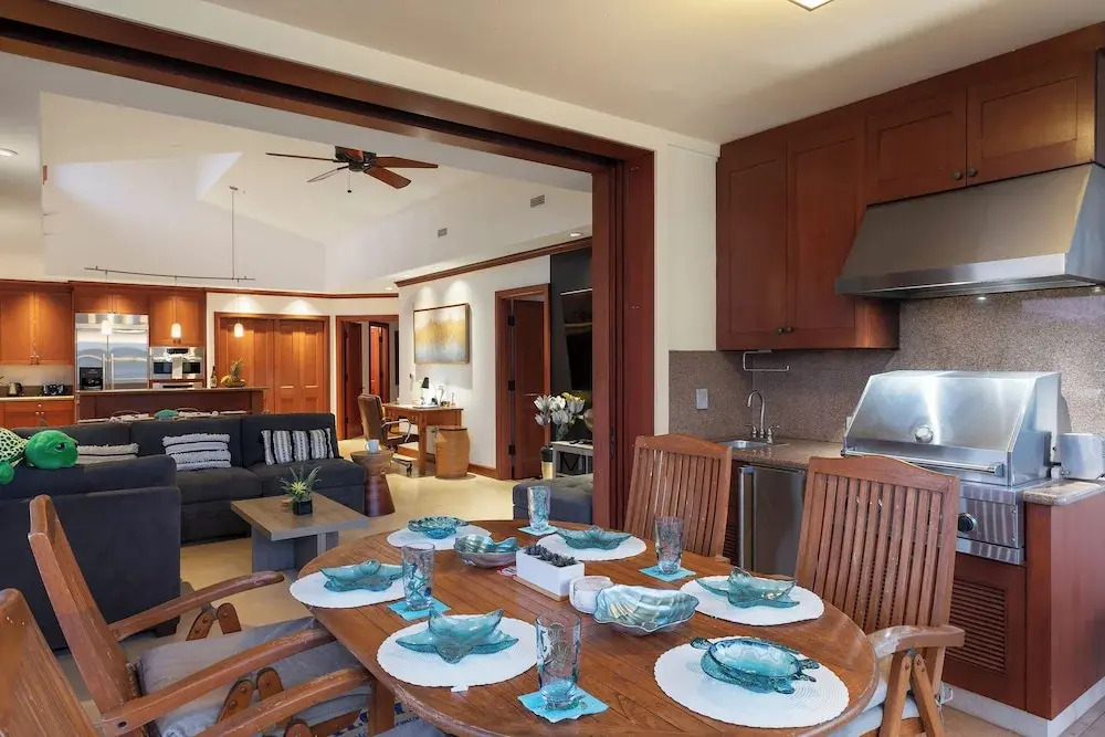 Hilton Pool Pass Included, Kolea - Luxe Penthouse, Walk to Beach