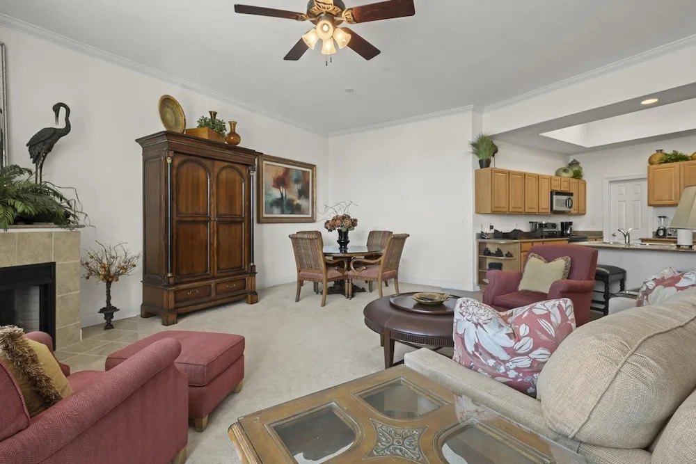 The Moorings 103 3 Bedroom Condo by RedAwning