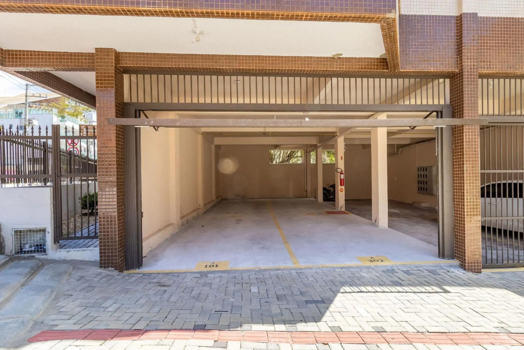 Excelente Localização, 50mts da praia no centro de Bombinhas - Apto 2 dorms 6 pessoas