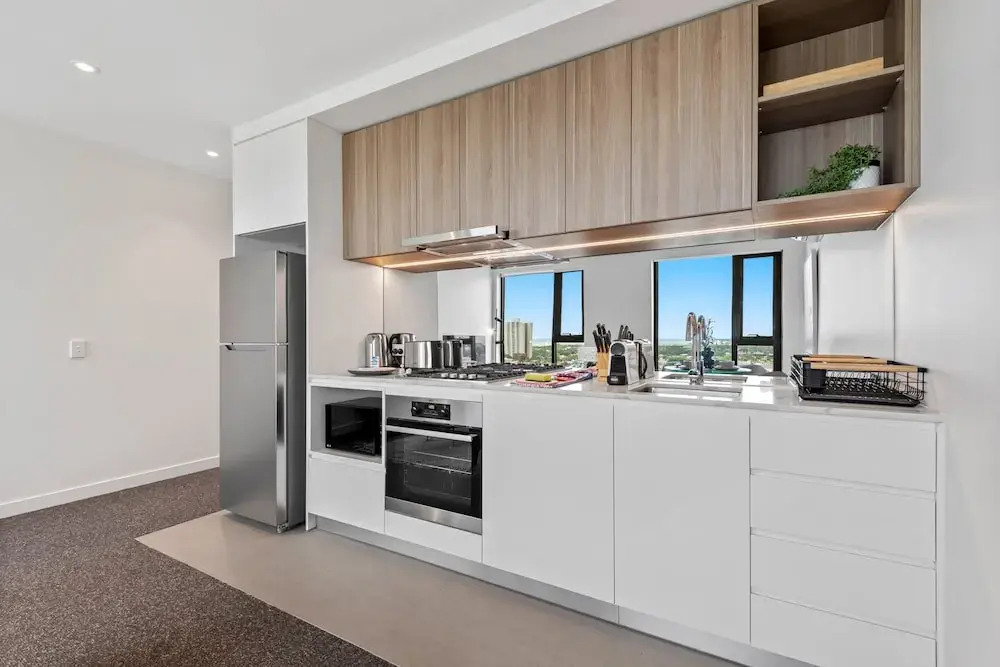 2-bed Inner-city Pad With Pool
