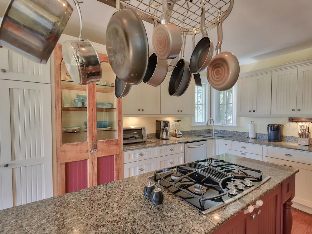 66 Weeden Street Home 3 Bedrooms 2.5 Bathrooms Home