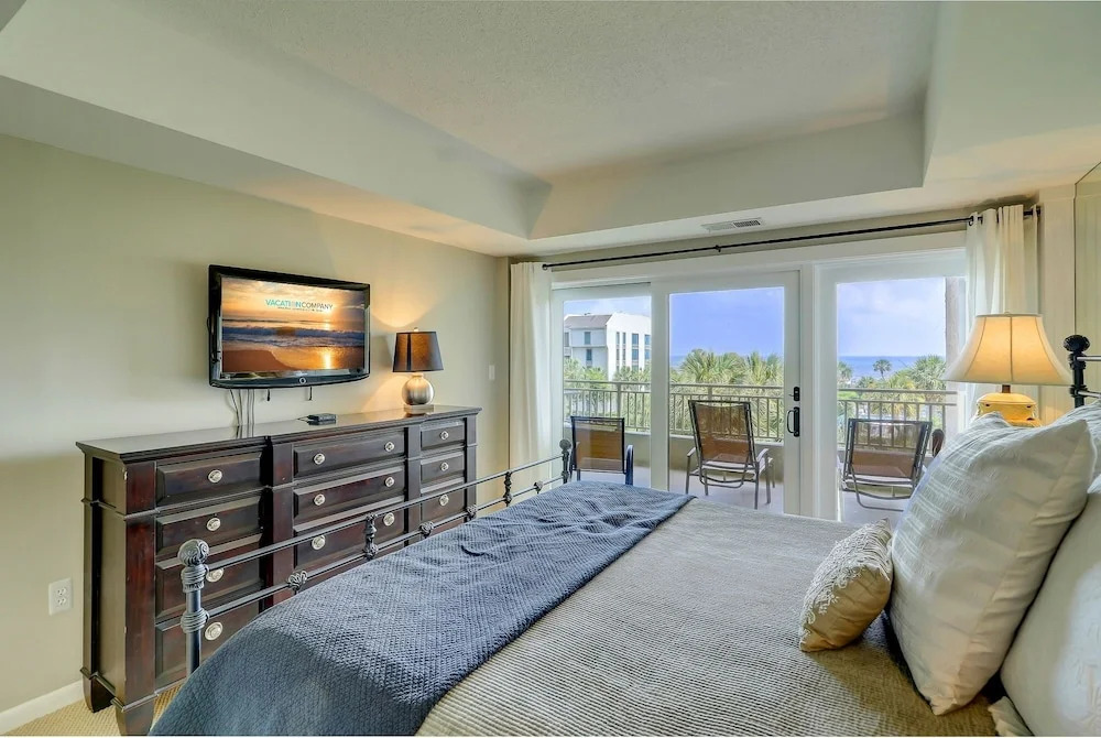 Shorewood Oceanfront - 2 & 3 Bedroom Villas