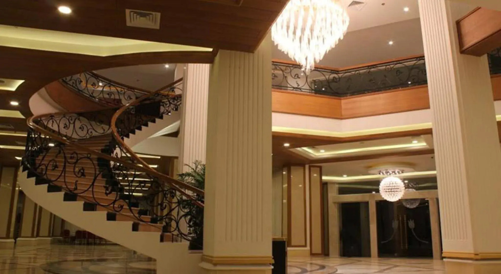 Hotel Hazel
