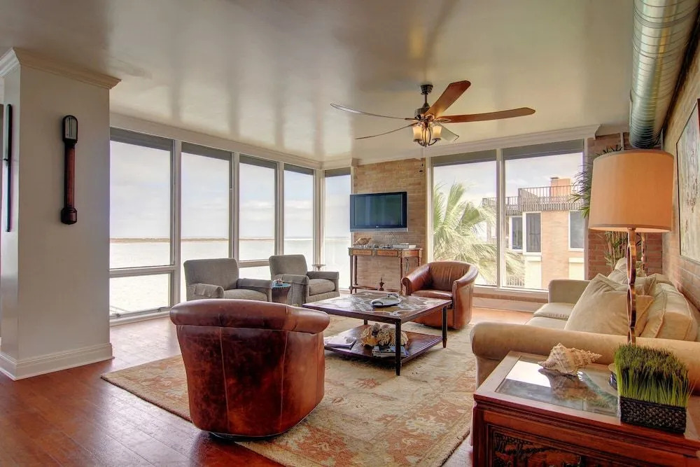 Channelview 211 2 Bedrooms 2 Bathrooms Condo