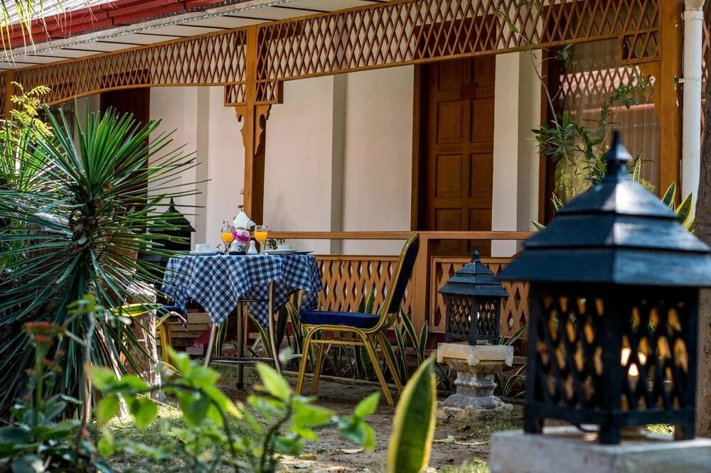 Lawkanat Hotel
