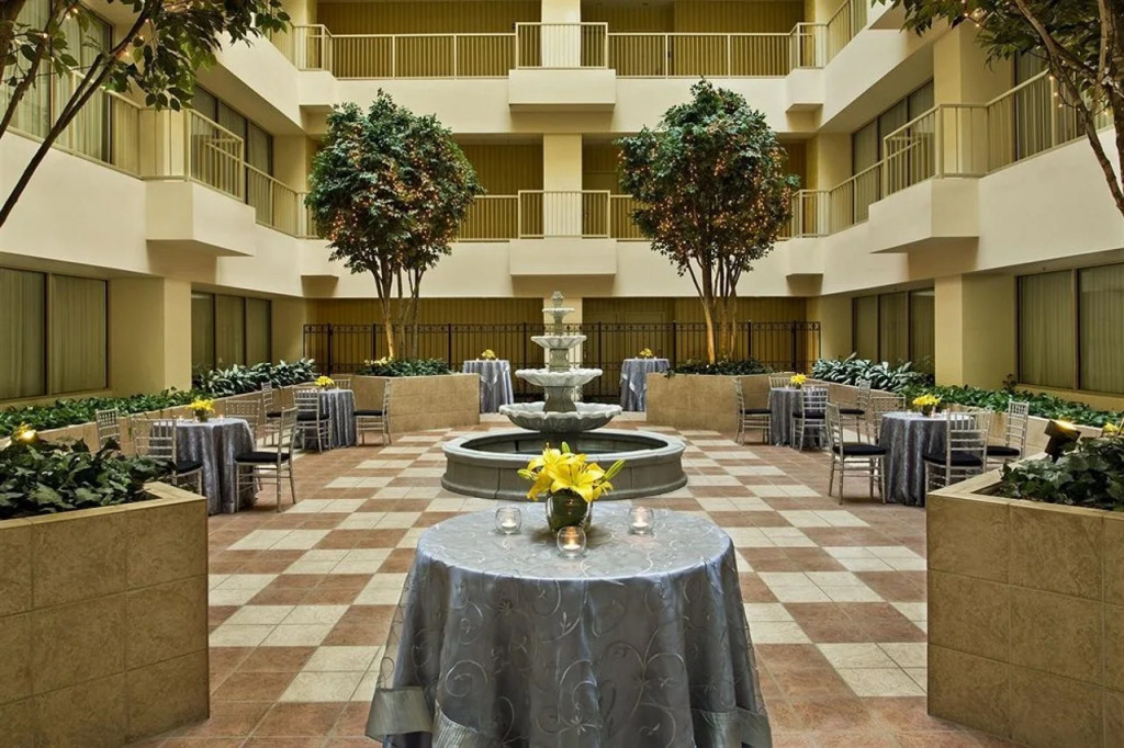 OYO Hotel St. Louis Downtown City Center MO