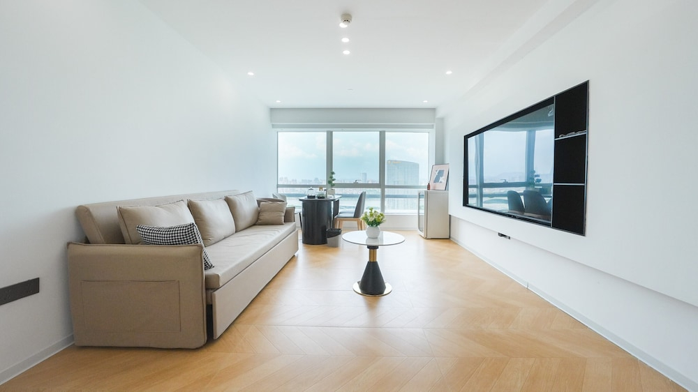 Paxin High-Altitude City View Apartment