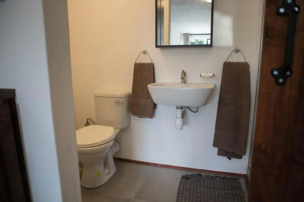 Peaceful 1-bedroom flatlet, 10 min from the beach