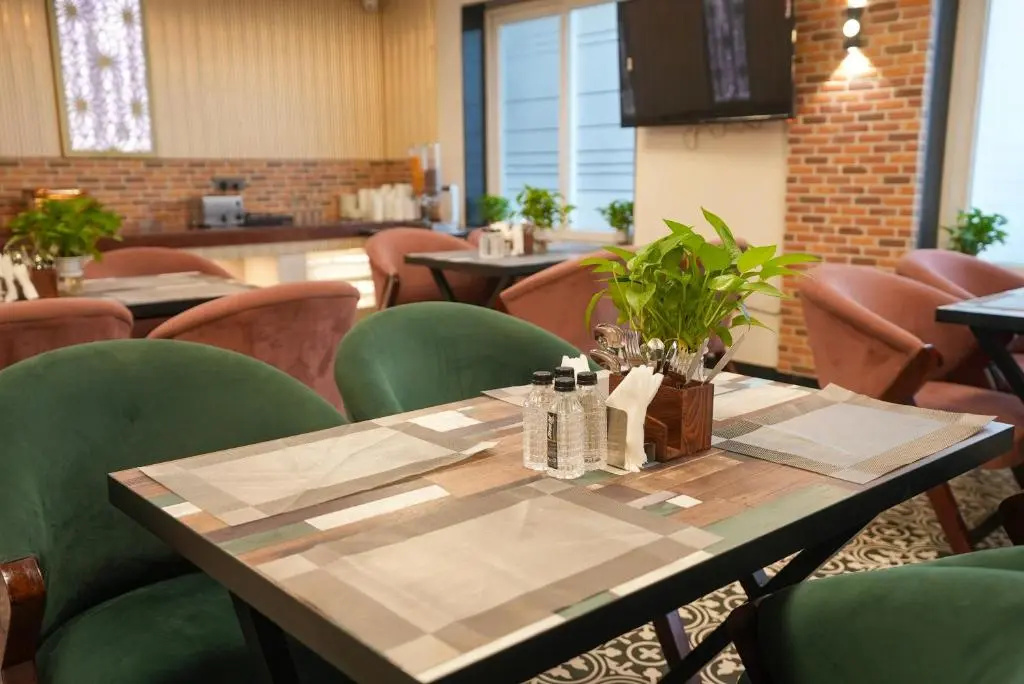The Riverstone Inn - Near India Expo Centre and Mart