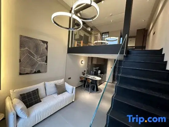 Linyun Mountain Residence Homestay (Zhongjian Zhixing Binjiang Plaza)