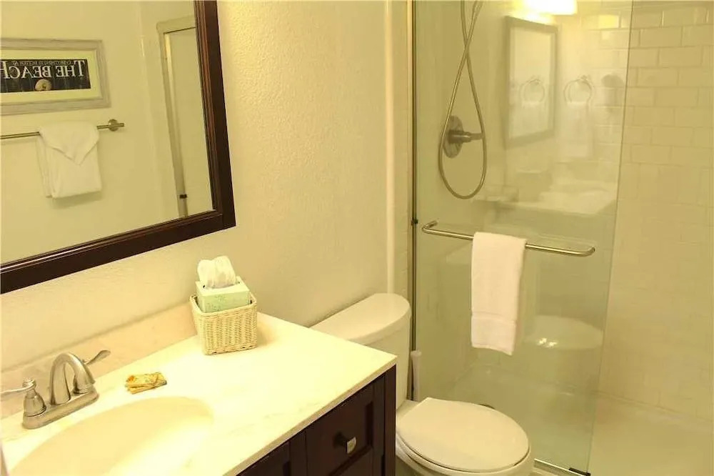 418 Linkside Drive 4 Bedroom Home by RedAwning
