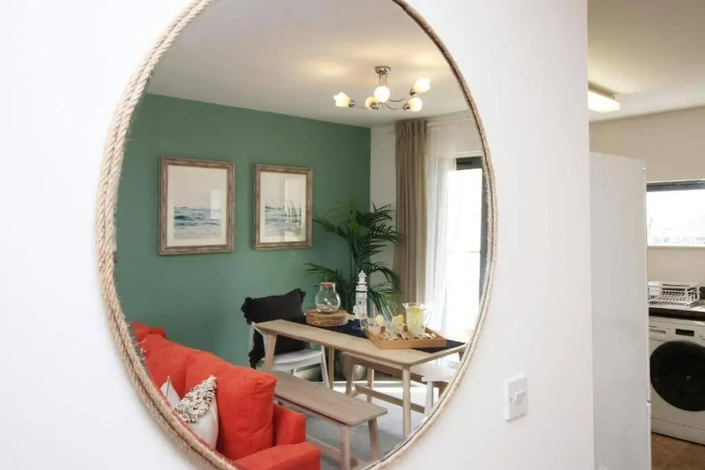 The Observatory by Mia Living 2 bedroom apartment overlooking Swansea Beach with free parking