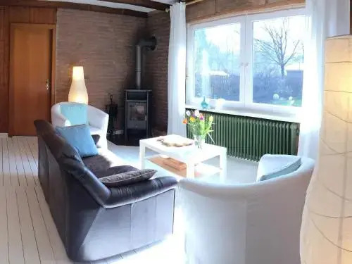 Restful Chalet in Winsen with Garden near Water Sports
