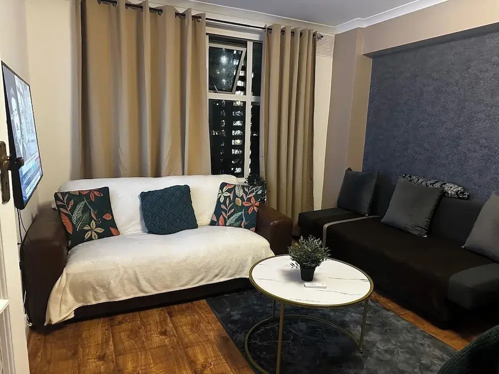 Luxury Studio Marble Arch can fit up to 4 Guests