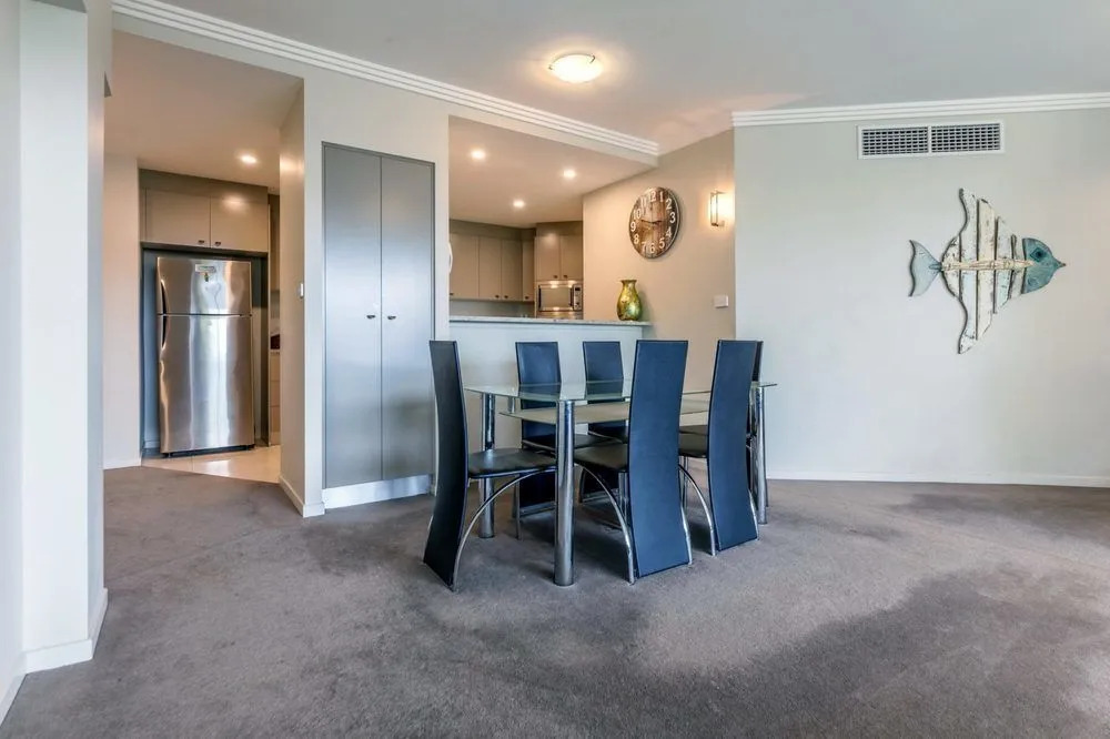 Oasis, Unit 3/5 Laman Street