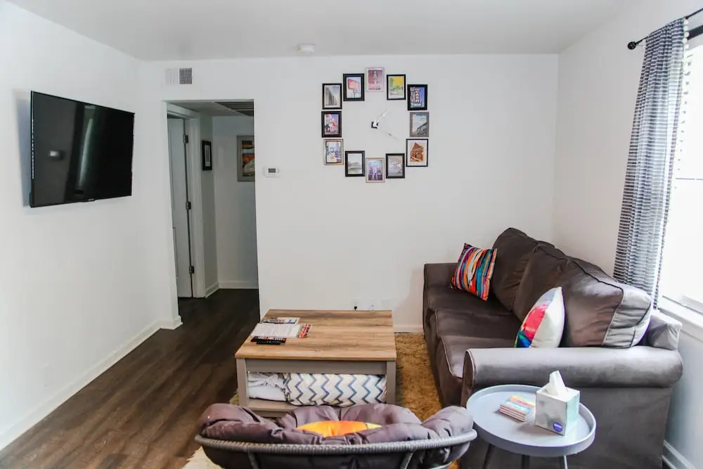 Lavish 1 Bd Apartment in Music City Near DT