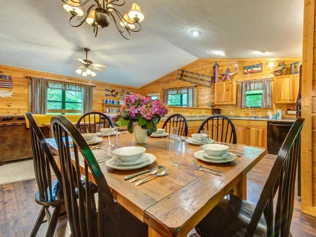 Great Expectations, 3 Bedrooms, Fireplace, Pool Table, Hot Tub, Sleeps 10
