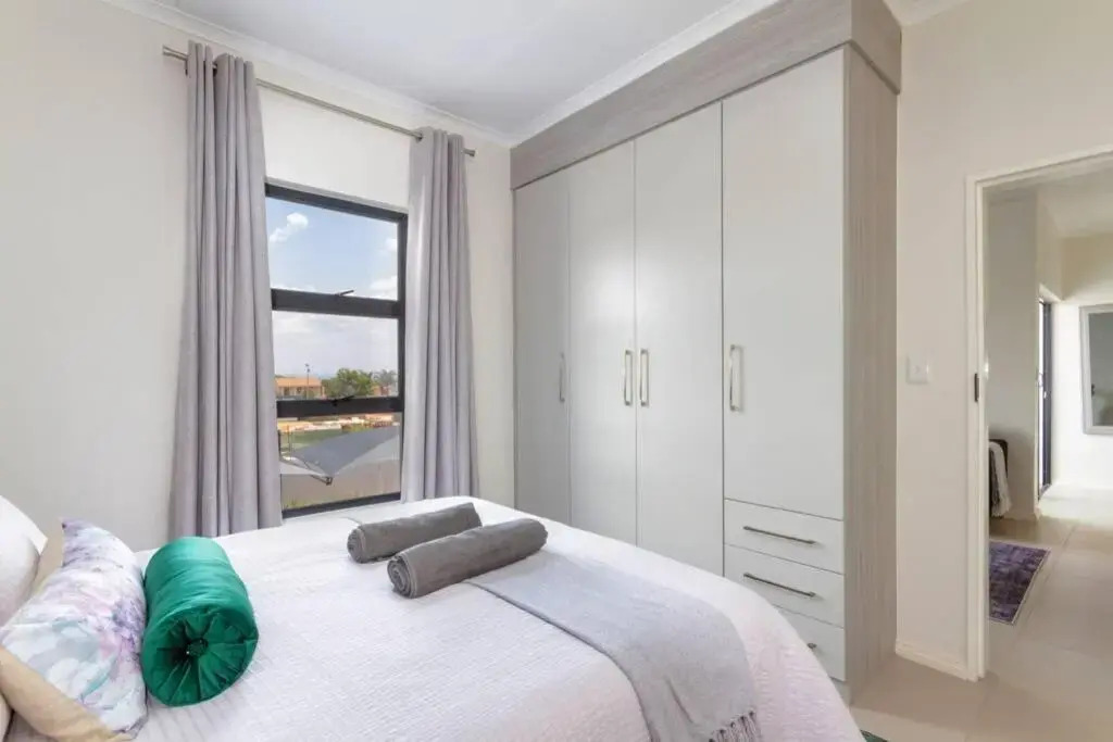 Alimama Spaces: The Manson's 8 On New