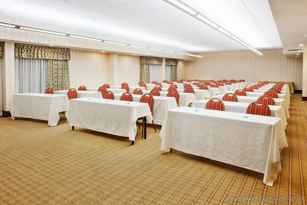 Country Inn & Suites by Radisson, Atlanta Galleria-Ballpark, GA